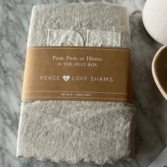 Peace and Love Pillow Sham Set from Spring 2023 Jilly Box - Picture 3 of 3